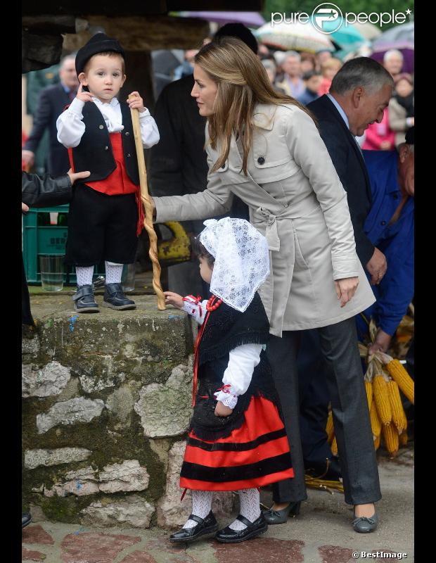 Premios Principe de Asturias 2012 - Página 5 966141-letizia-et-felipe-d-espagne-visitent-le-620x0-1