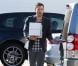 Ben Affleck charge dans sa voiture les délicieuses pâtisseries à West Hollywood, le 28 octobre 2012.
