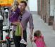 Jennifer Garner et Ben Affleck ont emmené leurs filles Seraphina et Violet à un atelier de confection de pâtisseries à West Hollywood, le 28 octobre 2012.