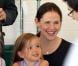 Jennifer Garner et Ben Affleck ont emmené leurs filles Seraphina et Violet à un atelier de confection de pâtisseries à West Hollywood, le 28 octobre 2012.