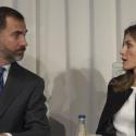 Princesse Letizia : Eblouissante en robe courte avec Felipe pour les Prix Seres