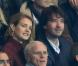 Antoine Arnault et Natalia Vodianova très amoureux lors du match de coupe de la Ligue entre le PSG et l'OM (2-0) au Parc des Princes le 31 octobre 2012
