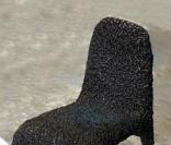 Chaise en bronze achetée par Brad Pitt