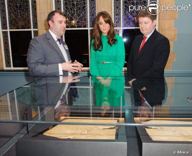 CASA REAL BRITÁNICA - Página 47 990177-the-duchess-of-cambridge-views-a-620x0-1