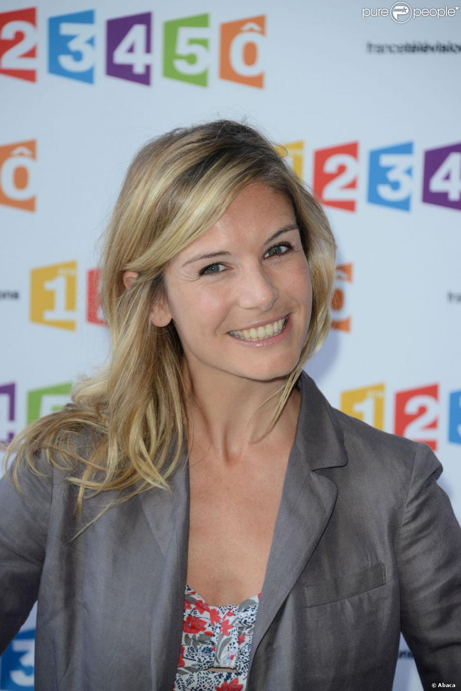 991456-louise-ekland-a-la-conference-de-