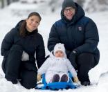 Princesse Victoria : Premières joies sur neige pour la princesse Estelle, 9 mois