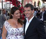 Pierce Brosnan et sa femme à l'avant-première de Mama Mia, le 30/06/08