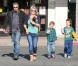 Britney Spears fait du shopping avec ses enfants Sean Preston et Jayden James dans une animalerie à Los Angeles le 18 Novembre 2012.