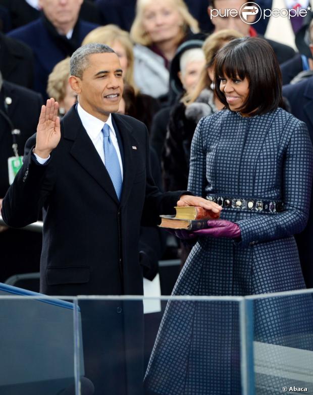 Obama jura como presidente de EU para un segundo mandato. - Página 2 1030389-first-lady-michelle-obama-stands-with-620x0-2