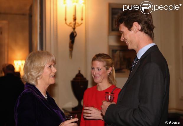 CASA REAL BRITÁNICA - Página 68 1032350-the-duchess-of-cornwall-left-talks-to-620x0-1