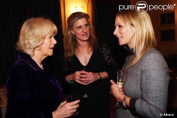 CASA REAL BRITÁNICA - Página 68 1032352-the-duchess-of-cornwall-left-talks-to-620x0-1