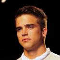 River Viiperi : Le chéri de Paris Hilton, star du défilé Mango à Barcelone