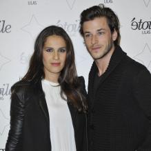 Elisa Tovati et Gaspard Ulliel posent ensemble lors de l'avant-première du film Tu honoreras ta Mère et ta Mère au cinéma Etoile-Lilas à Paris le 29 Janvier 2013.