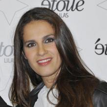 Elisa Tovati radieuse lors de l'avant-première du film Tu honoreras ta Mère et ta Mère au cinéma Etoile-Lilas à Paris le 29 Janvier 2013.