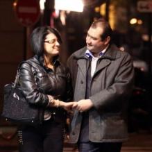 EXCLU : Frédéric de l'émission Qui veut épouser mon fils ? 2 en sortie amoureuse avec Sandrine dans un café du 17e à Paris, le 20 novembre 2012. Aujourd'hui, leur histoire est finie