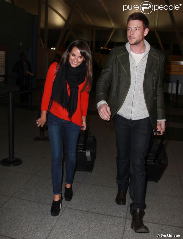 La jolie Lea Michele et Cory Monteith de la série Glee, à l'aéroport de New York le 06 mars 2013.
