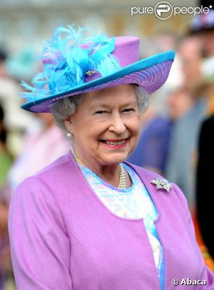 Elizabeth II a le look...