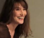 Carla Bruni redevient mannequin le temps d'un shooting glamour