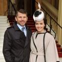 Elizabeth II : Fan de mode, elle récompense la créatrice Stella McCartney