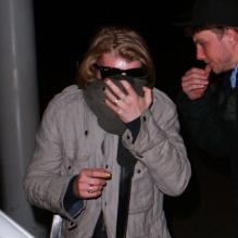 Macaulay Culkin arrive à l'hôtel à Londres, le 16 avril 2013.