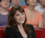 Carla Bruni : Chanteuse envoûtante au côté de Maxime Le Forestier