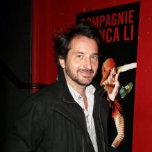 Exclusif : Édouard Baer assiste au spectacle Elektro Kif de la compagnie Blanca Li à la Cigale. Paris, le 8 avril 2013.
