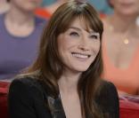 Carla Bruni : Invitée chic de la 100e des ''Petits Plats de Babette''