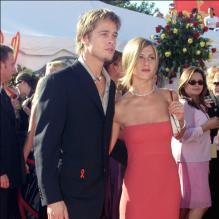 Brad Pitt et Jennifer Aniston lors des Emmy Awards en 2000