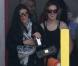 Demi Moore sort de son cours de yoga avec sa fille Rumer, qui est accompagnée de son petit-ami Jayson Blair. Photo prise à West Hollywood, le 27 avril 2013. Apparemment la mère et la fille se sont réconciliées.