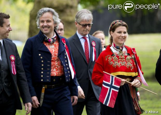 CASA REAL DE NORUEGA - Página 59 1128823-hh-princess-martha-louise-and-husband-620x0-1