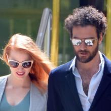 Jessica Chastain et son boyfriend Gian Luca Passi sortent de l'Hôtel Cap-Eden-Roc à Antibes lors du 66e Festival du film de Cannes, le 19 mai 2013.