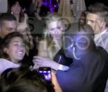 Paris Hilton, chahutée à Cannes : son boyfriend s'emporte contre une fan excitée
