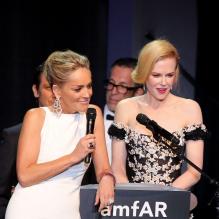 Sharon Stone et Nicole Kidman - Vente aux enchères du 20e Gala de l'amfAR à l'hôtel du Cap-Eden-Roc lors du 66e Festival de Cannes, le 23 Mai 2013.