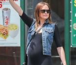 Kaylee DeFer: 1res photos du baby bump très arrondi de l'actrice de Gossip Girl