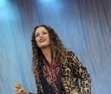Vanessa Paradis rugit de bonheur !