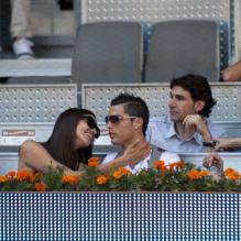 Cristiano Ronaldo et Irina Shayk très amoureux le 10 mai 2013 lors de l'Open de tennis de Madrid.