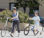 Jodie Foster, son ex Cydney Bernard et ses deux garçons Charles et Kit