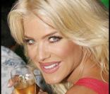 Victoria Silvstedt aux 40 ans du Byblos à St Tropez, le 24/07/08