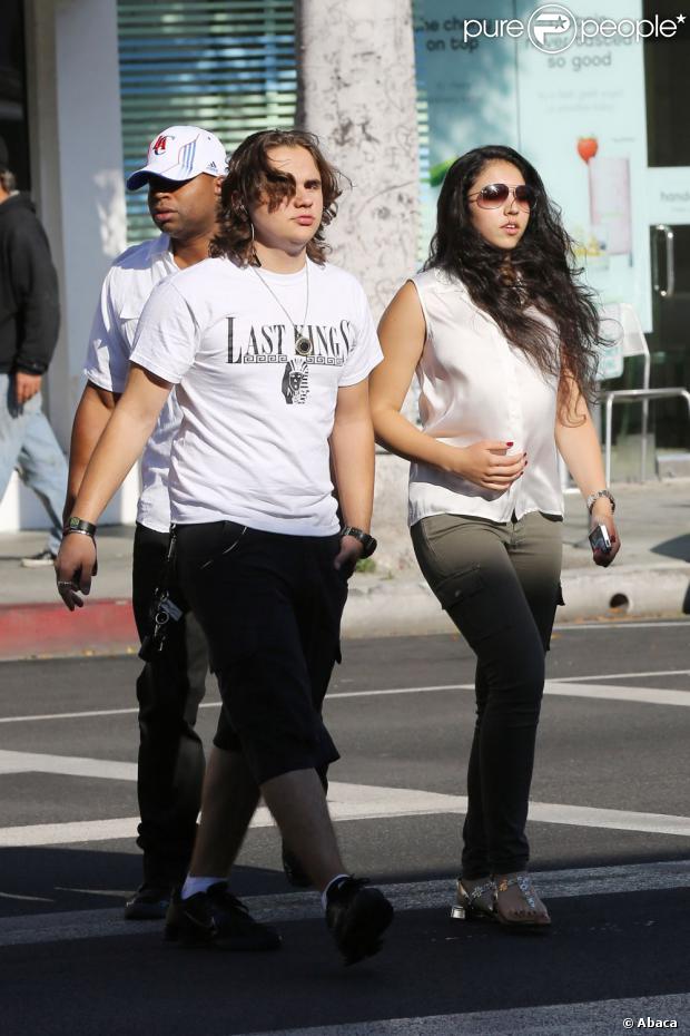 [NUOVE FOTO] Prince, Paris e Blanket Jackson  - Pagina 28 1198367-prince-jackson-takes-girlfriend-remi-620x0-1