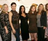 Michelle Ray Smith avec le casting de Haine et Passions 