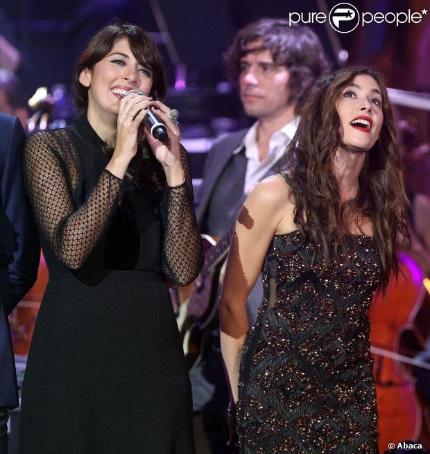 Nolwenn Leroy et Olivia Ruiz au concert des Francofolies hommage à Edith Piaf, au Beacon Theatre à New York, le 19 septembre 2013.