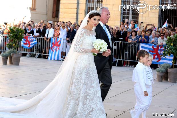 Boda del Príncipe Félix de Luxemburgo con Claire Lademacher - Página 14 1245081-la-princesse-claire-en-robe-de-mariee-620x0-2