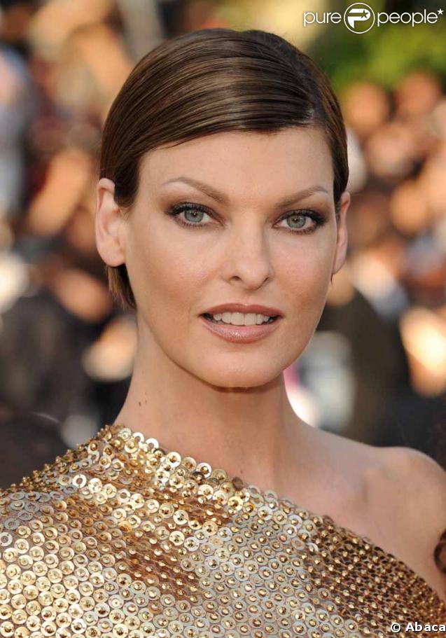 Les Brunes : Linda Evangelista