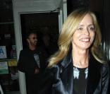 Ringo Starr et Barbara Bach à la sortie du restaurant Il sole à L.A
