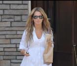 Ashley Tisdale : la classe, même pour une pose café