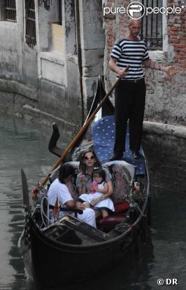 Louis de Bourbon, vacances romantiques à Venise avec les deux femmes de sa vie !