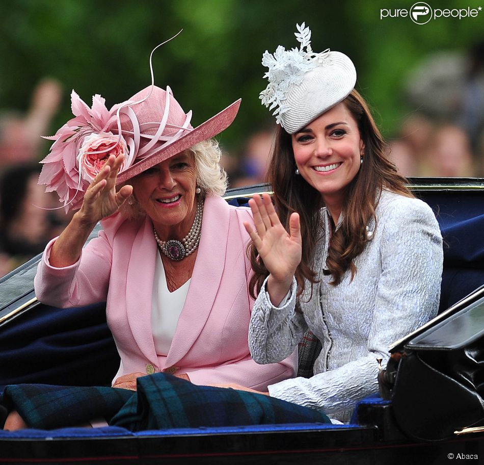 CASA REAL BRITÁNICA - Página 65 1507006-camilla-duchess-of-cornwall-and-kate-950x0-1