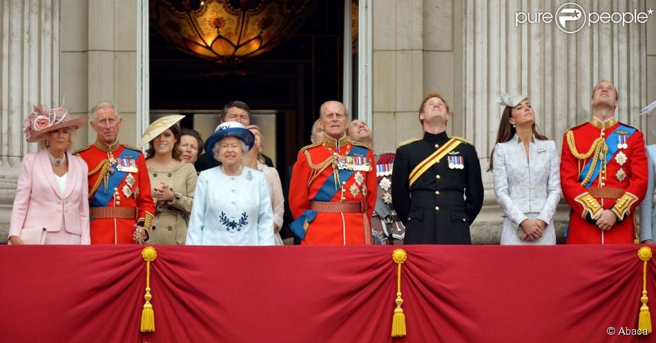 CASA REAL BRITÁNICA - Página 65 1507011--from-left-the-duchess-of-cornwall-950x0-1