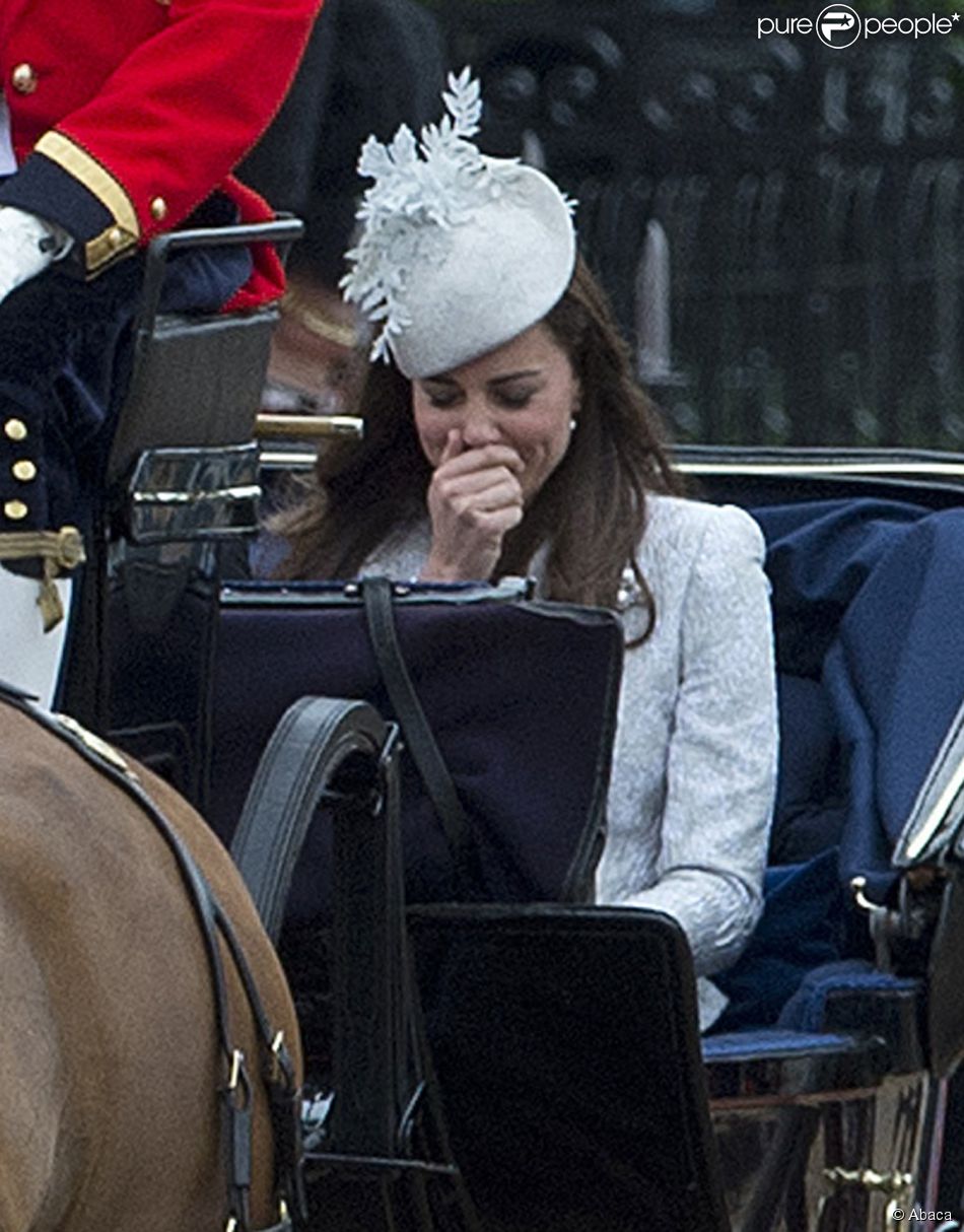 CASA REAL BRITÁNICA - Página 65 1507033-the-duchess-of-cambridge-sneezes-as-she-950x0-1