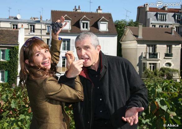 Victoria Abril et Claude Lelouch dans les vignes de Montmartre